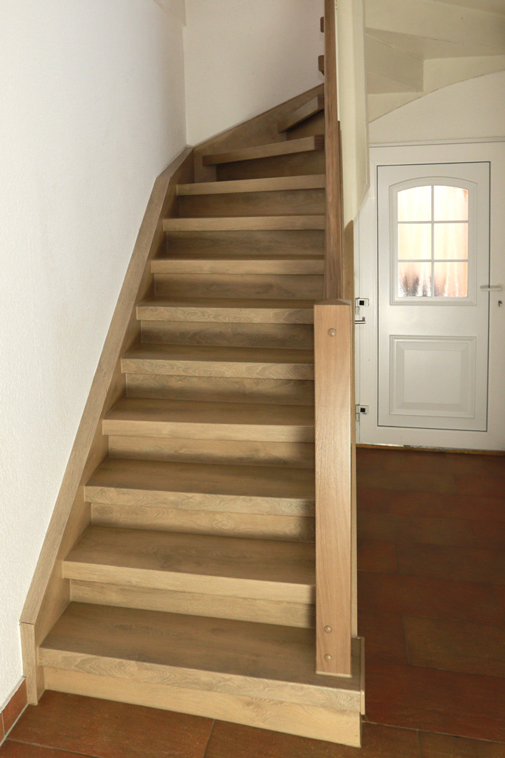 Treppenrenovierung mit Laminat Kalkeiche  - nachher